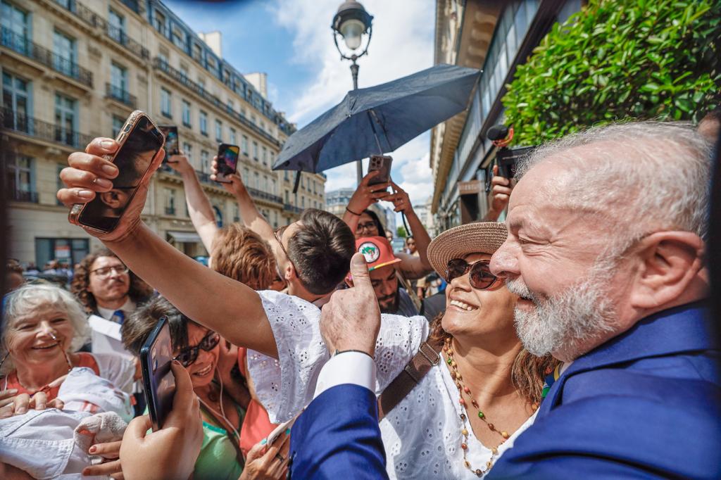 Lula diz que aprovação de Zanin é vitória do Brasil e do supremo