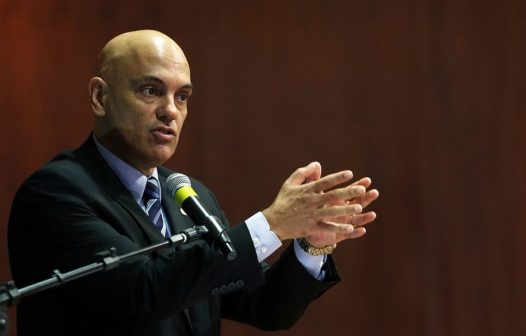 Moraes acompanha Toffoli para regionalizar piso da enfermagem