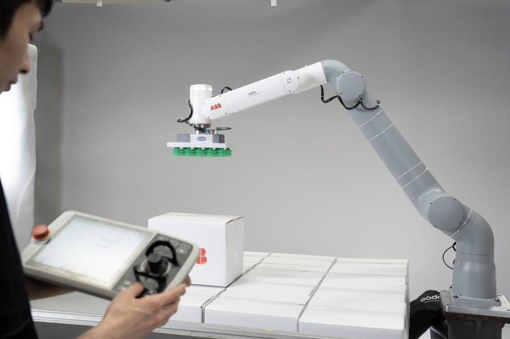 ABB expande a família de cobots GoFaTM