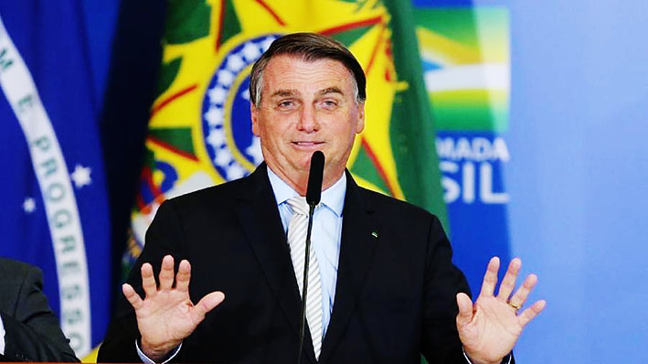 Bolsonaro alega que precisa sustentar sua família e oferece apartamento para desbloquear conta