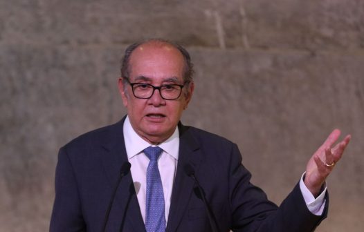 Gilmar Mendes anula arquivamento de ação contra Bolsonaro