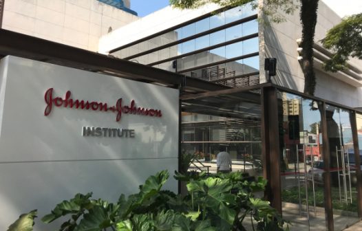 Johnson & Johnson fará troca de ações para reduzir participação na Kenvue