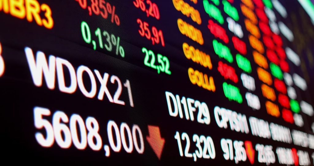 Ibovespa inicia semana em queda de 0,80%, abaixo dos 118 mil pontos