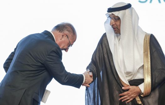 Alckmin devolve estátua de camelo que ganhou do governo da Arábia Saudita