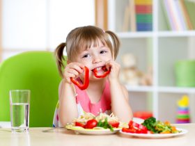 O papel da alimentação no desenvolvimento infantil e adolescente