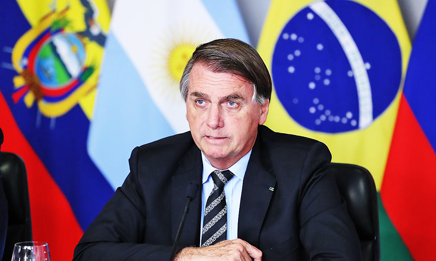 Bolsonaro diz que estratégia de confissão de Mauro Cid ‘é camicase’