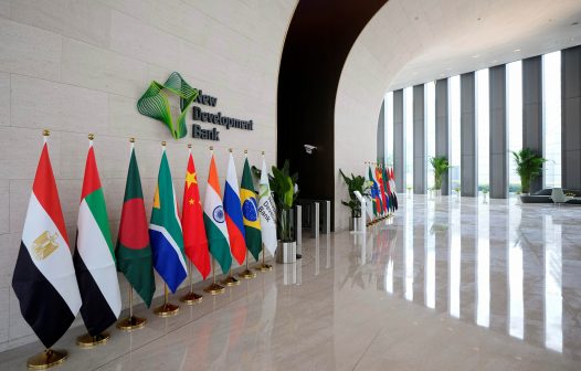 Brics vai decidir sobre expansão do bloco, alternativa ao dólar e guerra na Ucrânia