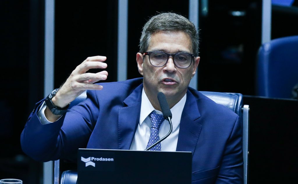 Campos Neto diz que juro do rotativo é um problema complexo