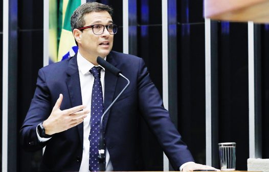 Campos Neto defende aumento em preço de combustíveis