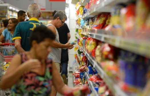 Intenção de consumo das famílias subiu 1,4% em agosto