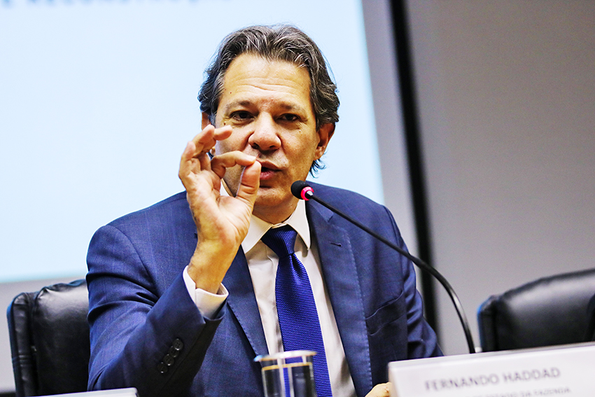 Haddad pede cautela nas análises por conta de turbulência