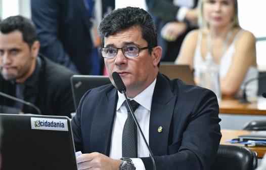 Hacker chama Moro de ‘criminoso’ e senador rebate: ‘o senhor é inocente como Lula?’