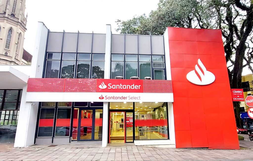 Santander consegue liminar no STF para não recolher PIS