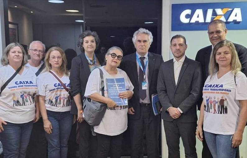 Aposentados da Caixa protestam contra equacionamentos