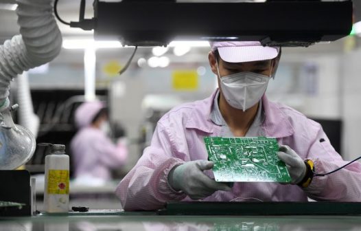 Bolsas da Europa fecham em queda, com o aumento dos riscos na China