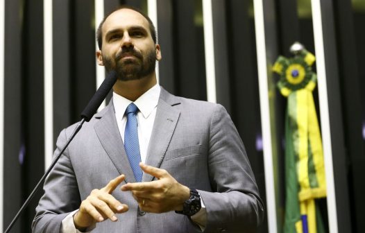 Relator pede arquivamento de processo contra Eduardo Bolsonaro por quebra de decoro