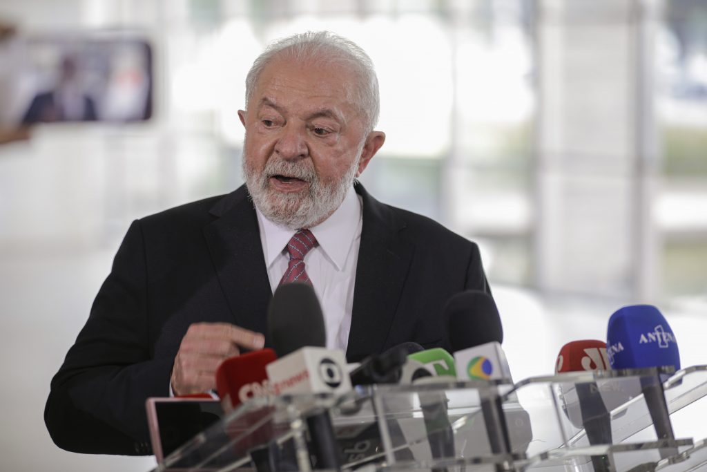 Lula diz que gênero e cor não serão critérios para indicações ao STF e PGR