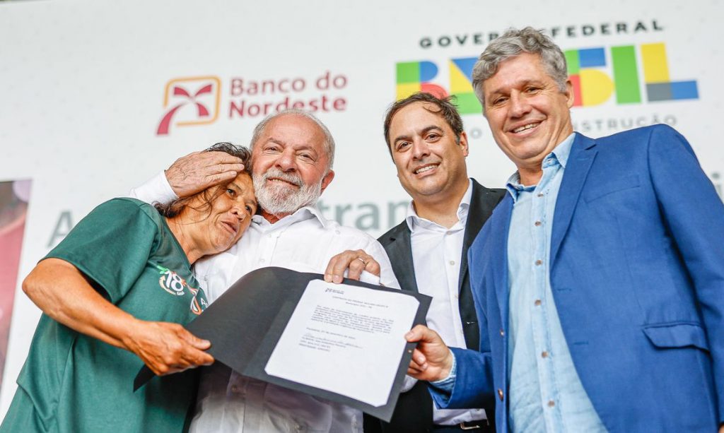 Lula afirma que juros ainda estão altos e vai continuar brigando