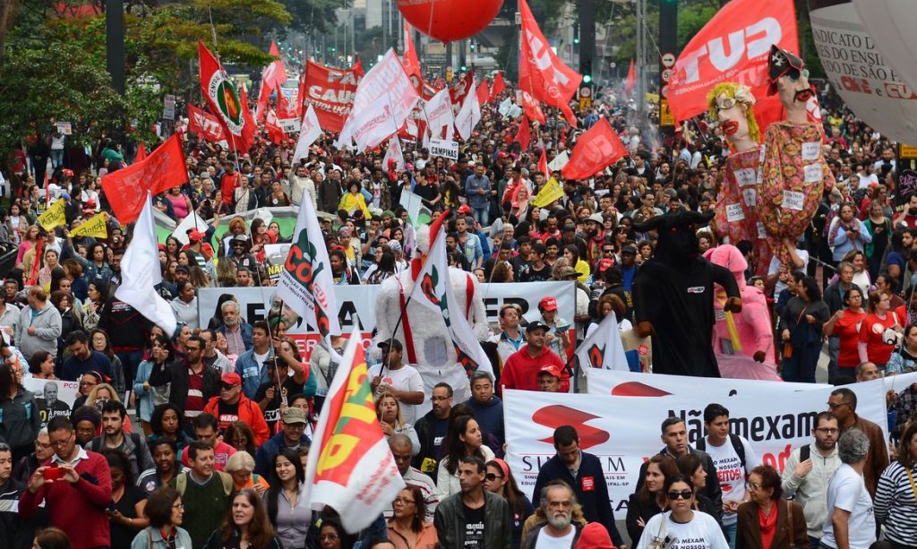 Cerca de 9,2% das pessoas ocupadas são sindicalizadas