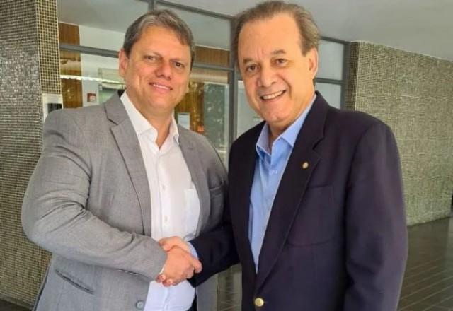 Secretário de Saúde de São Paulo prorroga contrato com a própria empresa