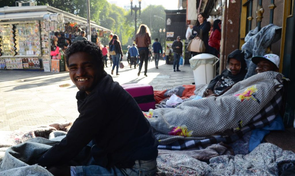 Prefeitura de SP montará tendas de distribuição de água para moradores de rua