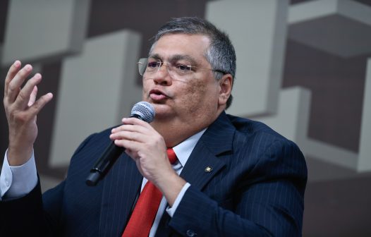 Dino falta à convocação de comissão da Câmara