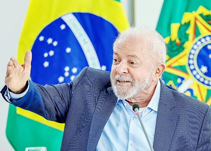 Lula diz que Bolsonaro usou instituições para se reeleger