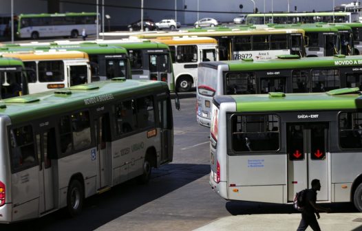 Volume de serviços recuou 0,9% em agosto