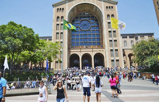 Aparecida espera 330 mil romeiros no feriado da padroeira