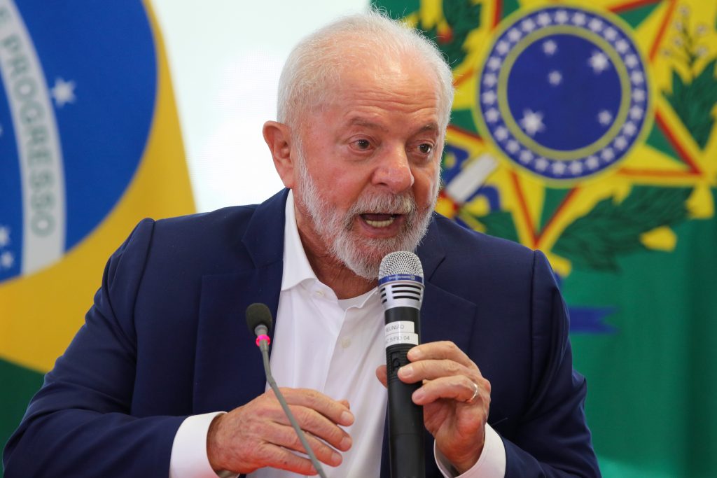 Lula diz que novo presidente da Argentina precisa gostar de democracia