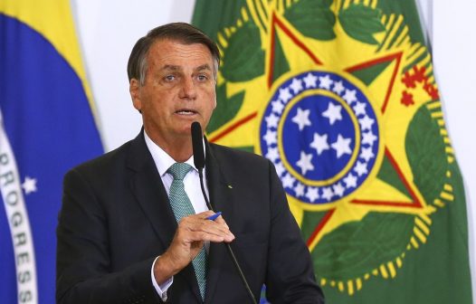 Ministro do TSE condena Bolsonaro à inelegibilidade pela terceira vez