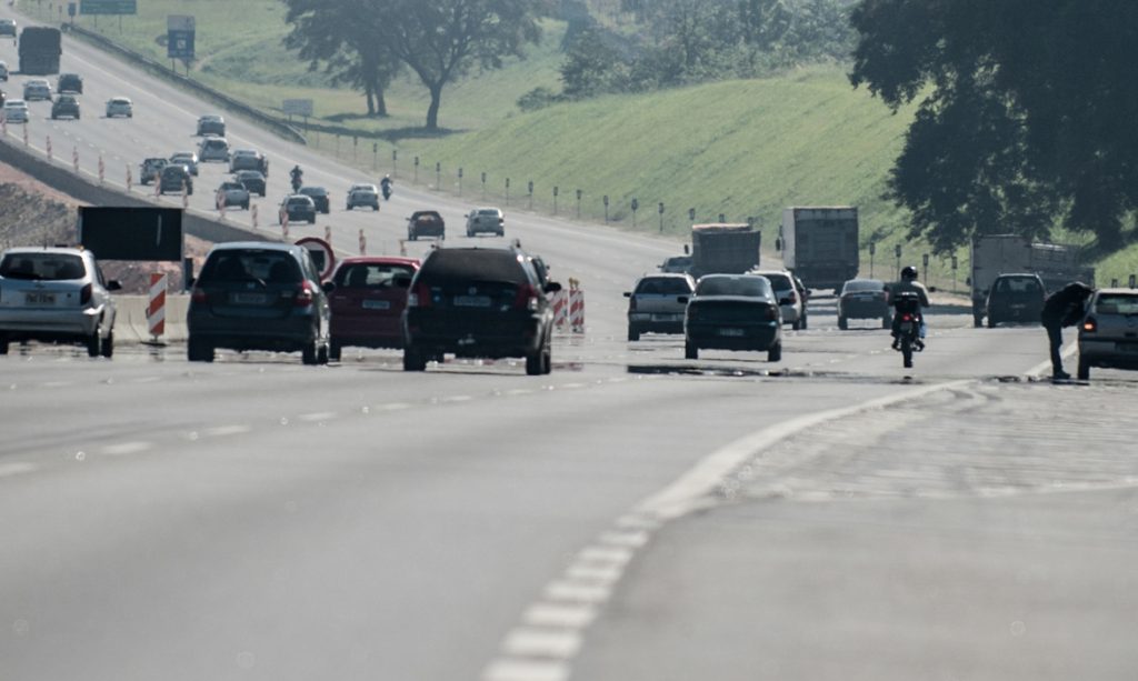 Feriado de Finados leva seis milhões de carros às estradas de SP