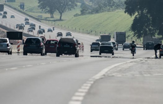 Feriado de Finados leva seis milhões de carros às estradas de SP