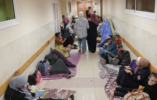 Hospitais sitiados e chuvas intensas agravam crise de saúde em Gaza