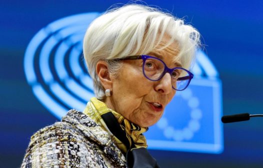 Lagarde alerta sobre riscos para estabilidade financeira