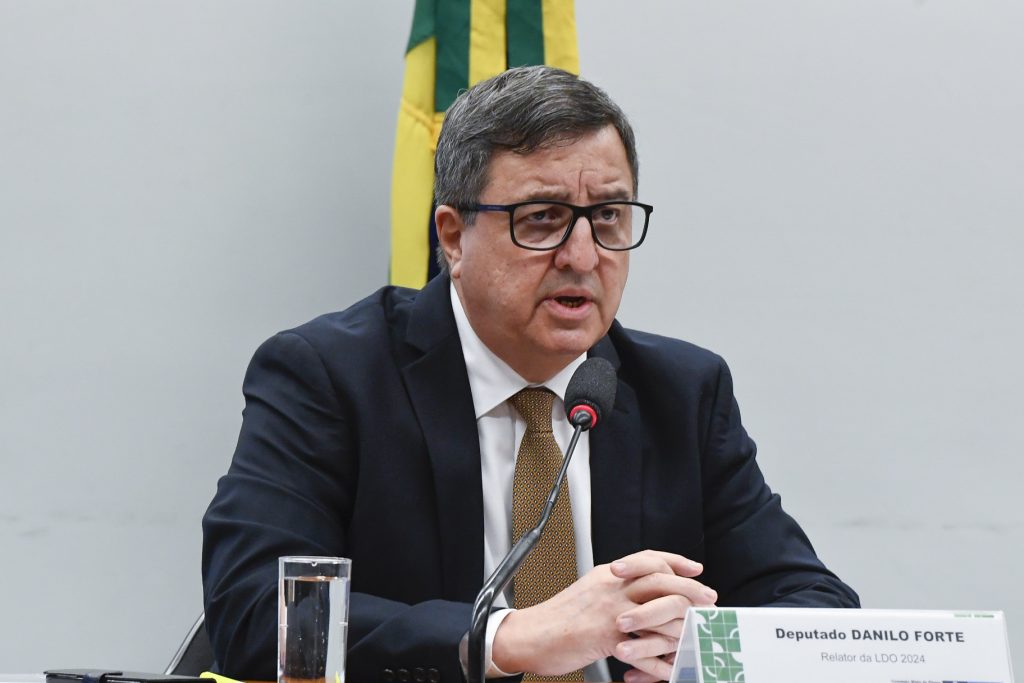 Governo decidiu manter meta de déficit zero para 2024 na LDO