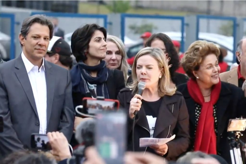 PT coloca Gleisi e Haddad para discutir economia em conferência do partido