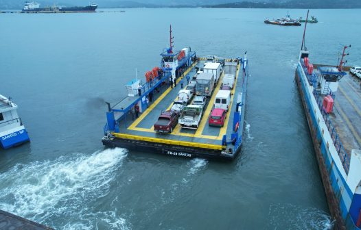 Balsa para Ilhabela tem tempo de espera de 120 minutos