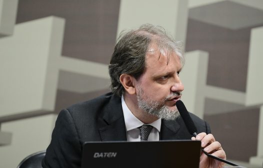 CAE do Senado aprova quatro indicados de Lula ao Cade