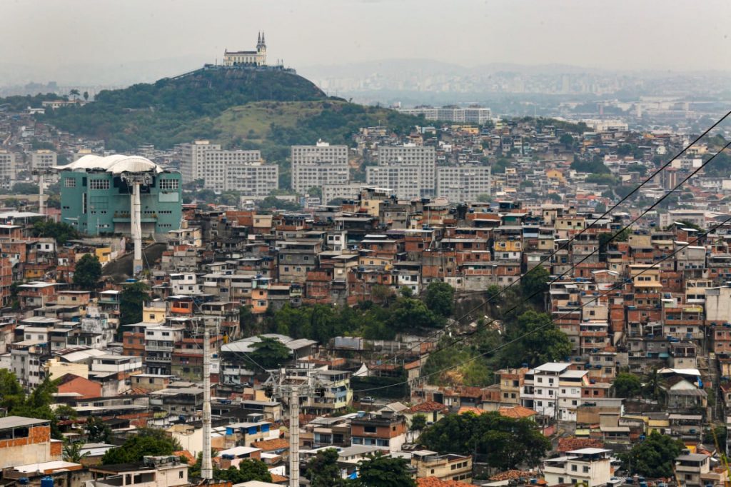 Fiocruz lança cartilha e campanha de saúde em favela