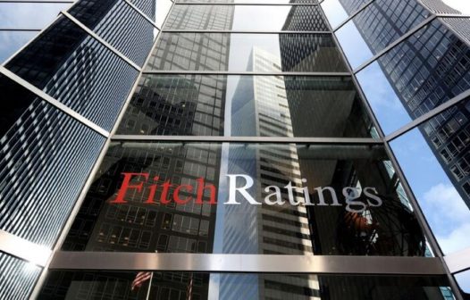 Fitch vê resiliência na economia global e melhora projeções para PIB