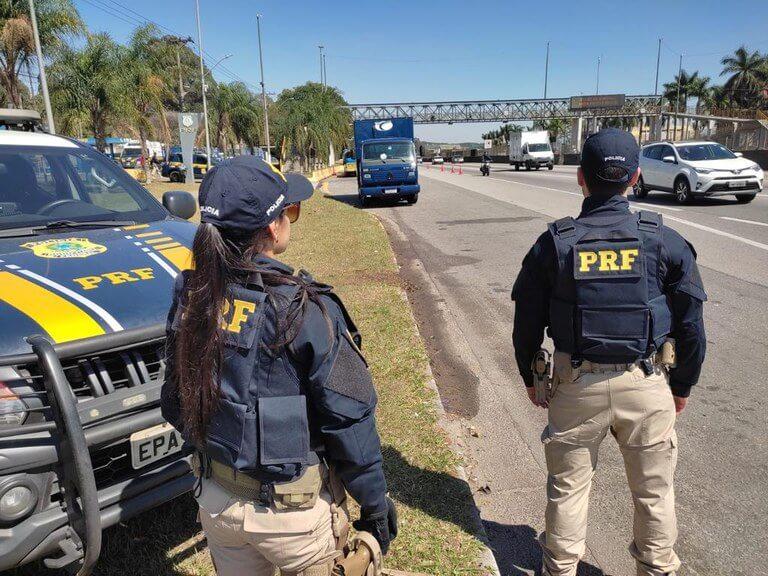 Justiça Eleitoral aponta indícios de que blitze da PRF interferiram no 2º turno das eleições