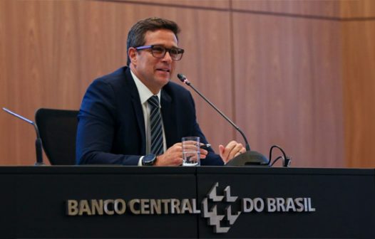 Campos Neto diz que 2024 tem boa chance de viés positivo