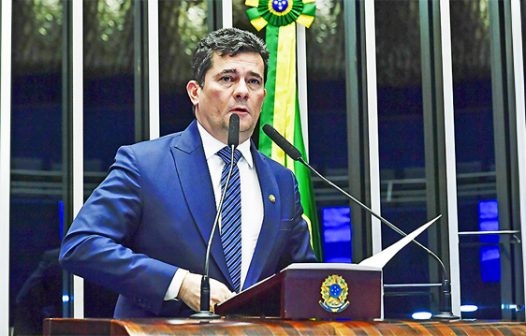 Moro se recusa a responder perguntas do PT e diz que ação é castelo de cartas