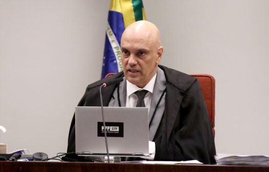 Bolsonaro questiona imparcialidade e pede impedimento de Moraes no inquérito do golpe