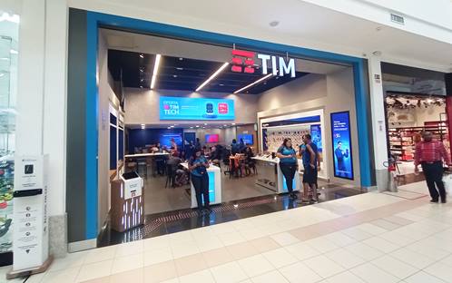 TIM vai abrir 80 quiosques em supermercados e galerias do Carrefour