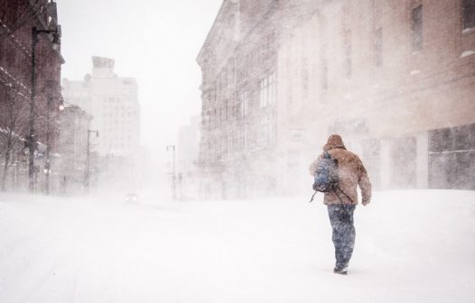 Escandinávia enfrenta frio de -40ºC e chuvas provocam inundação no Reino Unido