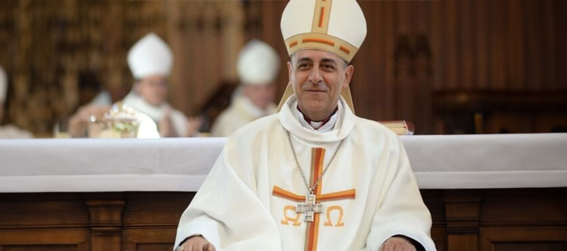 Vaticano rebate reação conservadora dentro da Igreja Católica sobre bênçãos a casais gays
