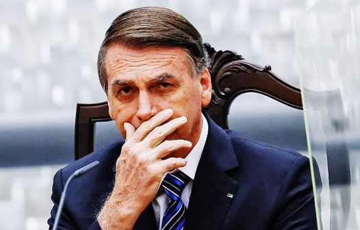 Bolsonaro transferiu R$ 800 mil aos EUA, onde aguardaria tentativa de golpe