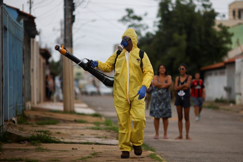 Rio terá pesquisa com vacina contra a dengue em adultos